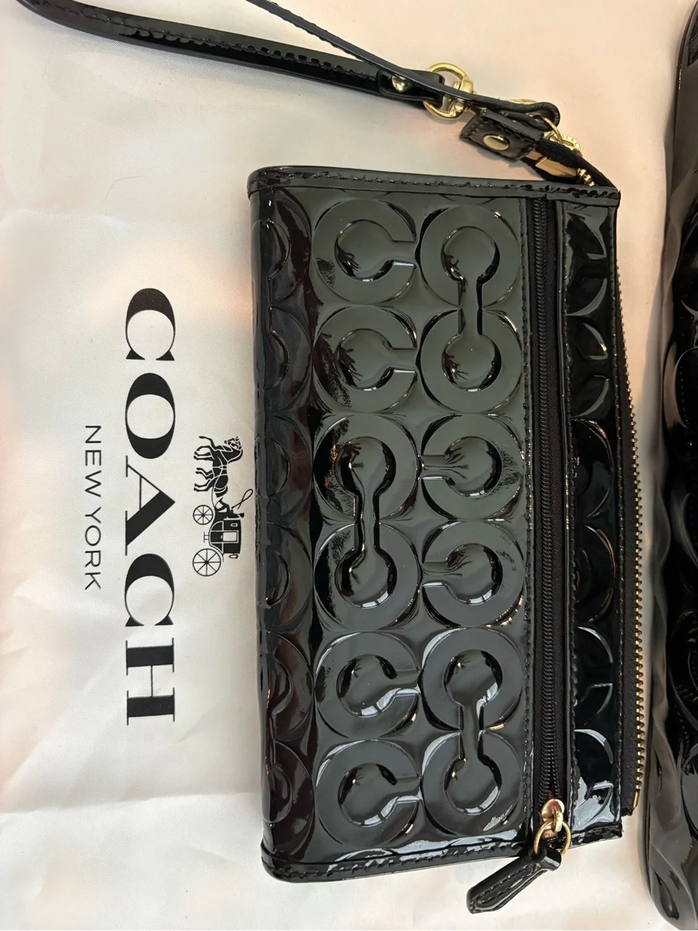 Coach Peyton Op Art Black Patent Leather Dome Satchel with matching Wristlet
